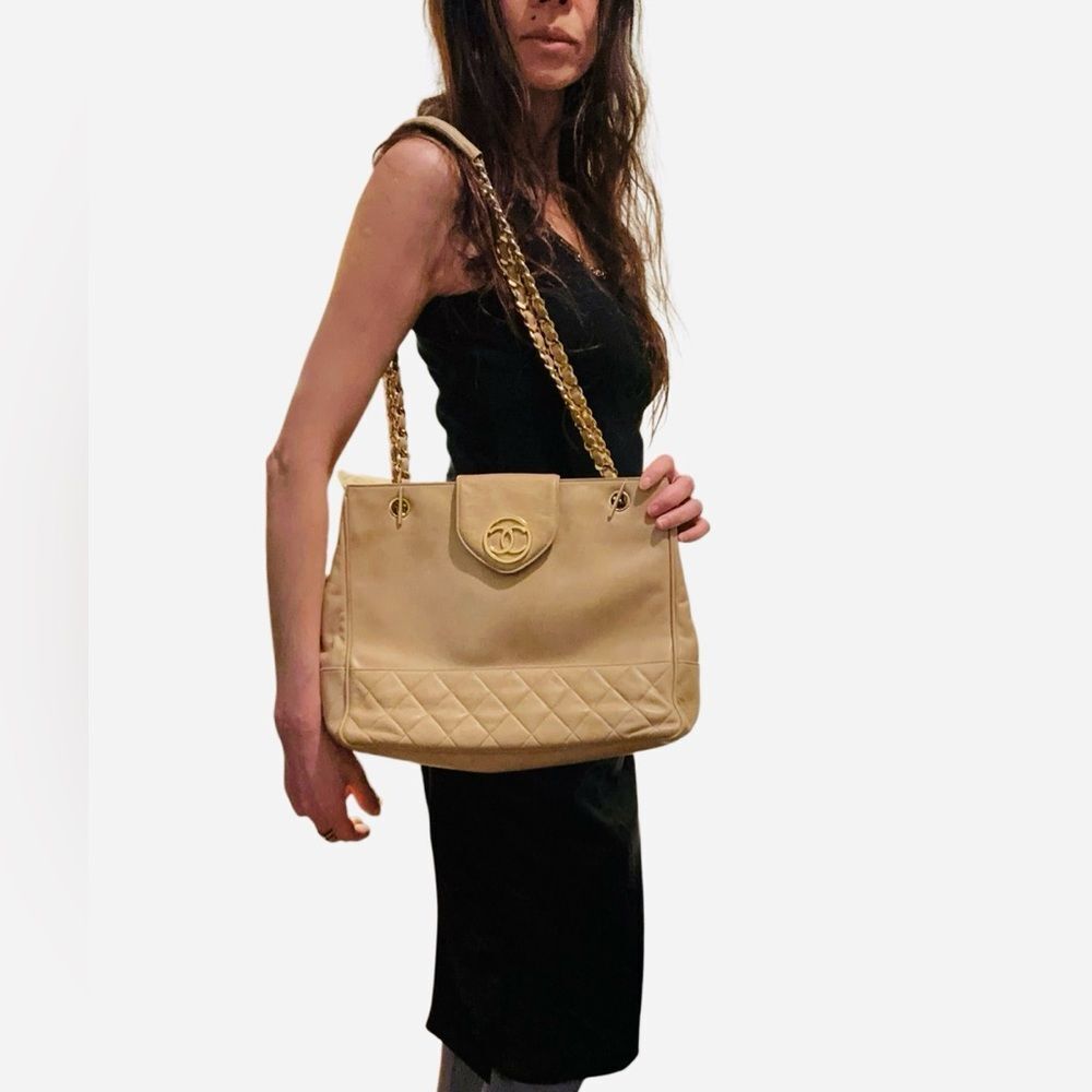 CHANEL Gold Quilted Shoulder Bag with Chain Straps - Picture 15 of 16